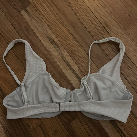 White Abercrombie and fitch bikini - textured size M - Picture 3 of 4